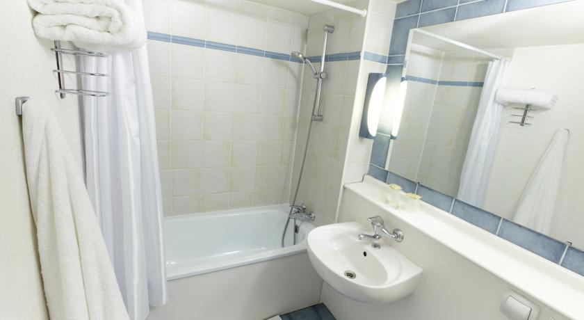 Ampaline Hotel - Perigueux Boulazac Buitenkant foto