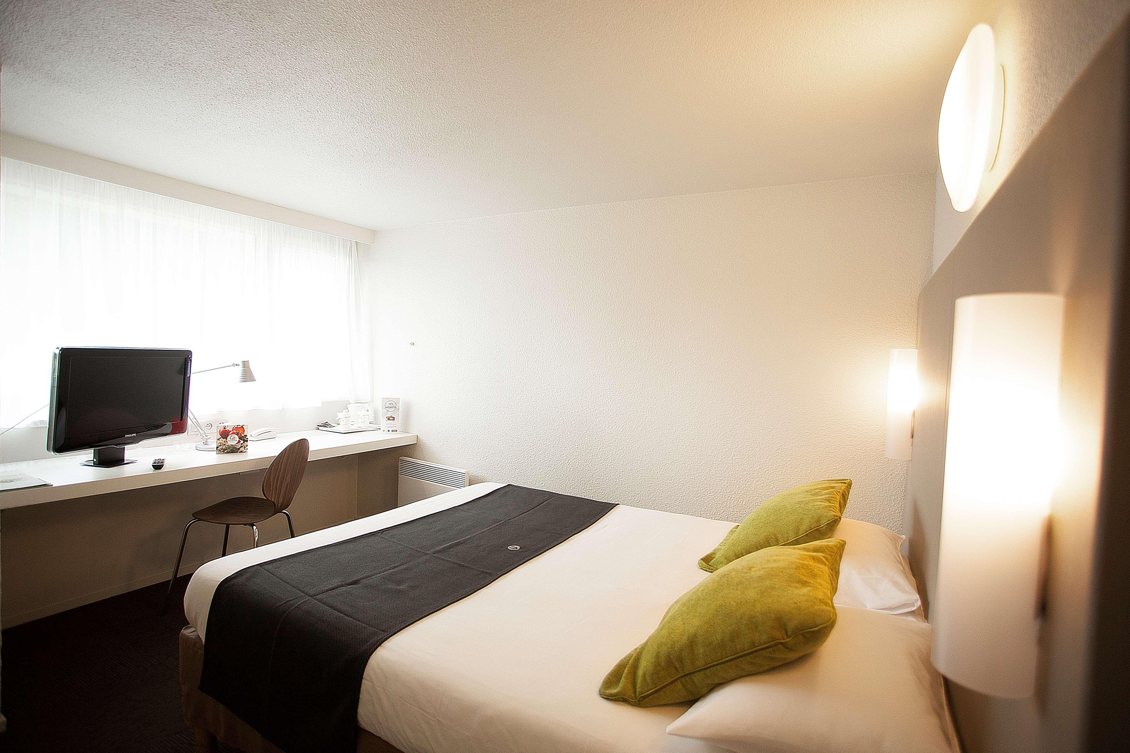 Ampaline Hotel - Perigueux Boulazac Buitenkant foto