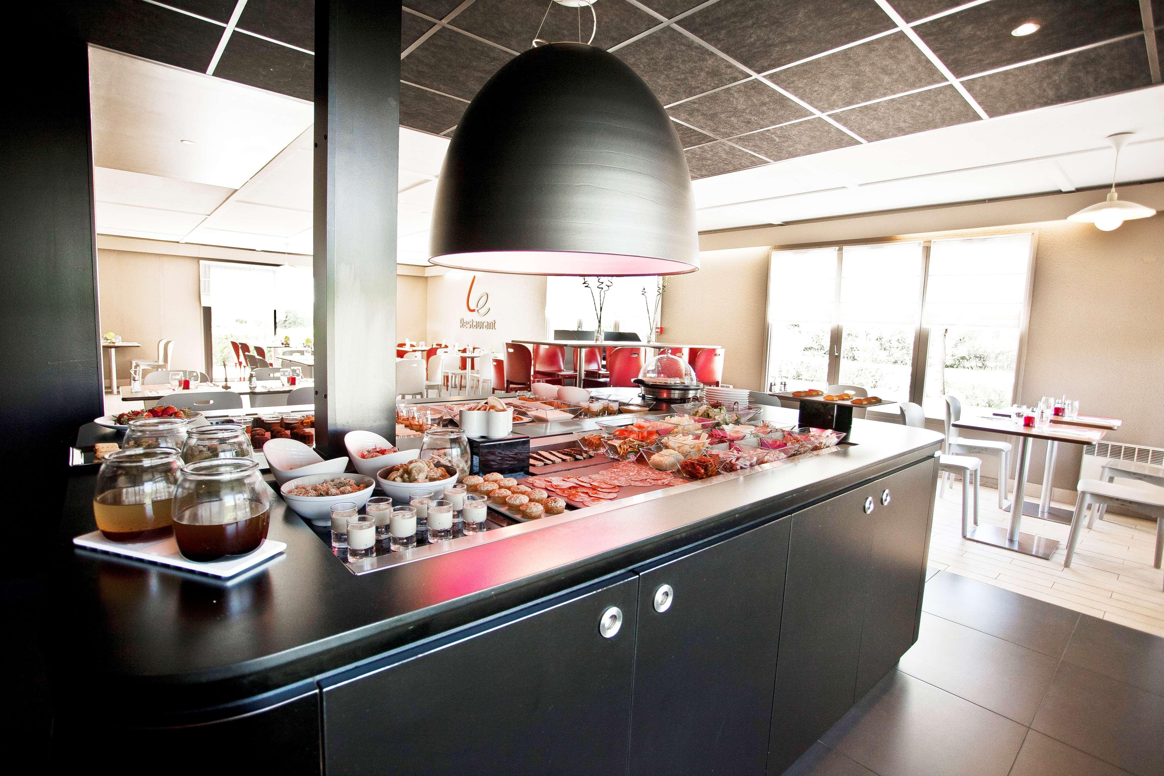 Ampaline Hotel - Perigueux Boulazac Buitenkant foto