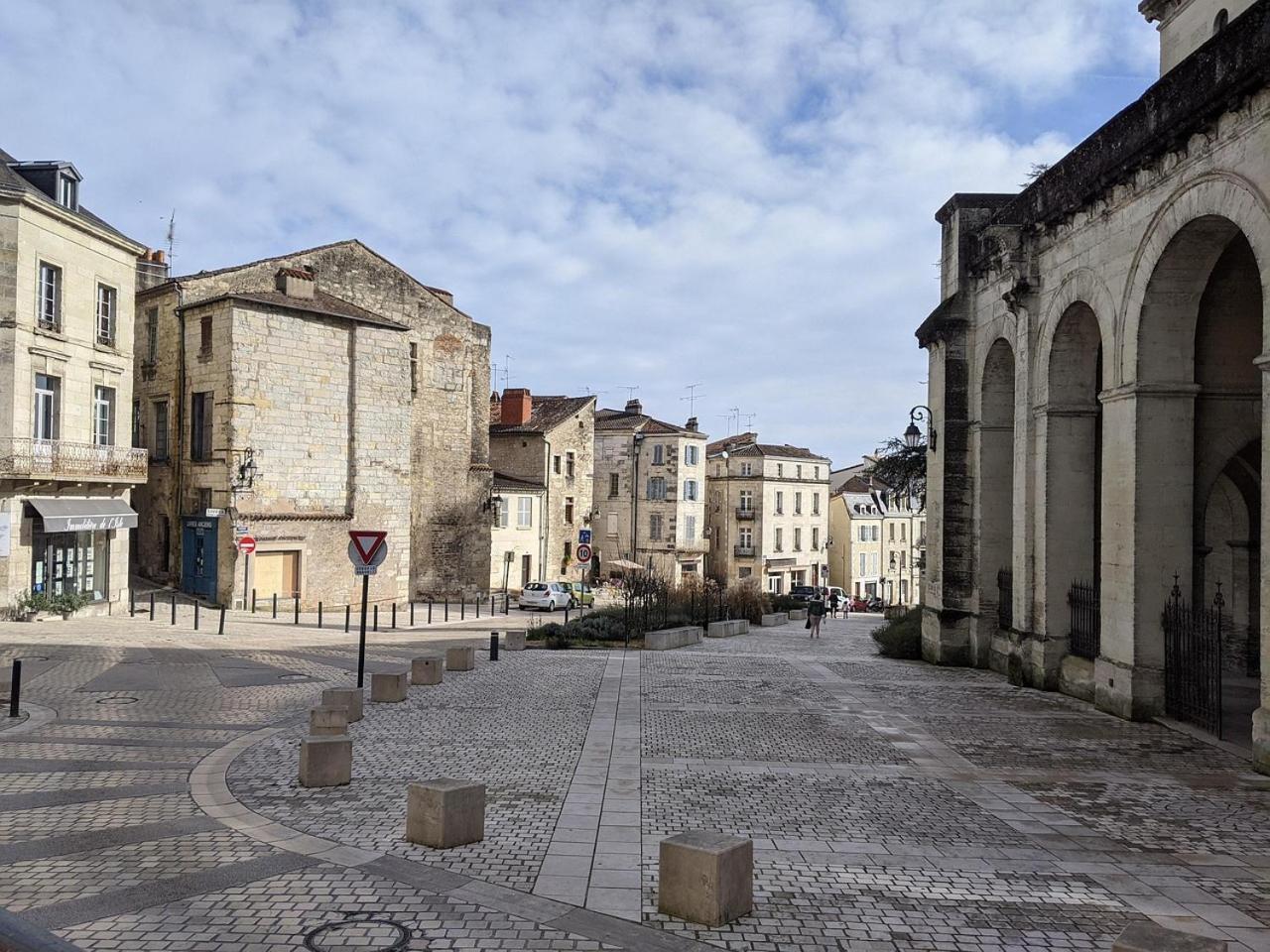 Ampaline Hotel - Perigueux Boulazac Buitenkant foto